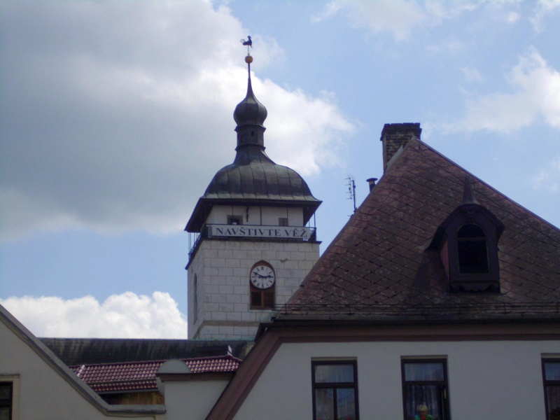 Soubor:Vezove hodiny Ceska Kamenice.jpg